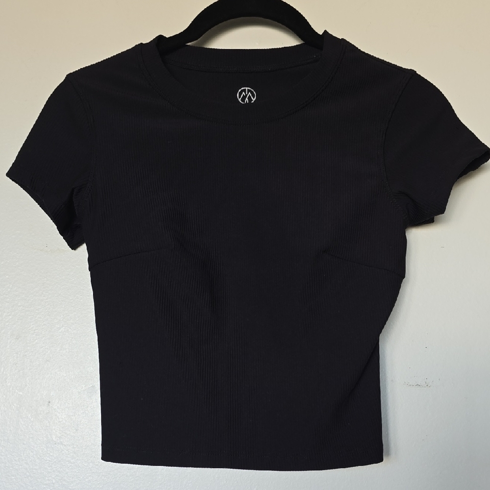 Elegant Black Ribbed Crop Top